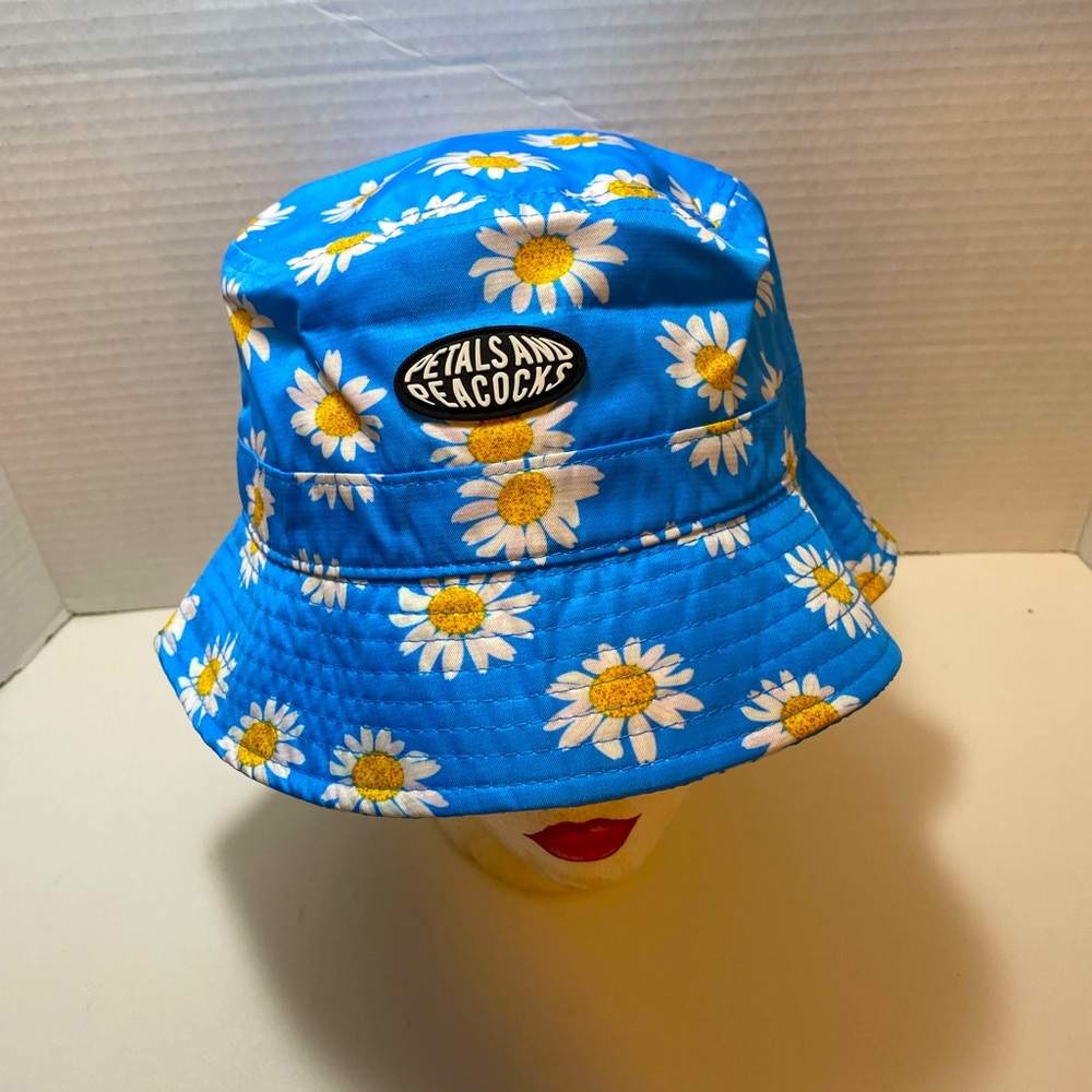 Petals and Peacocks Daisies Bucket Hat